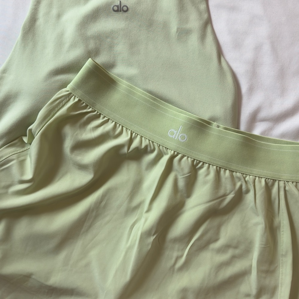 ALO Yoga Women's Set - Light Green